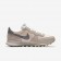 Nike zapatillas para mujer internationalist tinte puesta de sol/blanco cumbre/gris azulado
